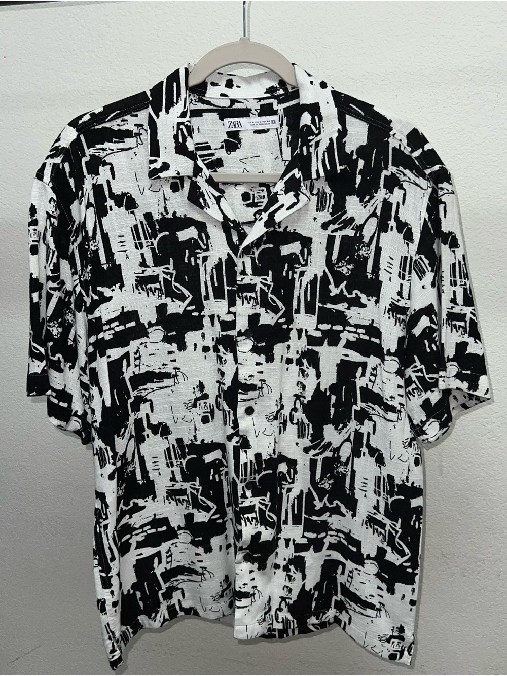 Zara Black & White Abstract Print Short-Sleeve Button-Down Shirt